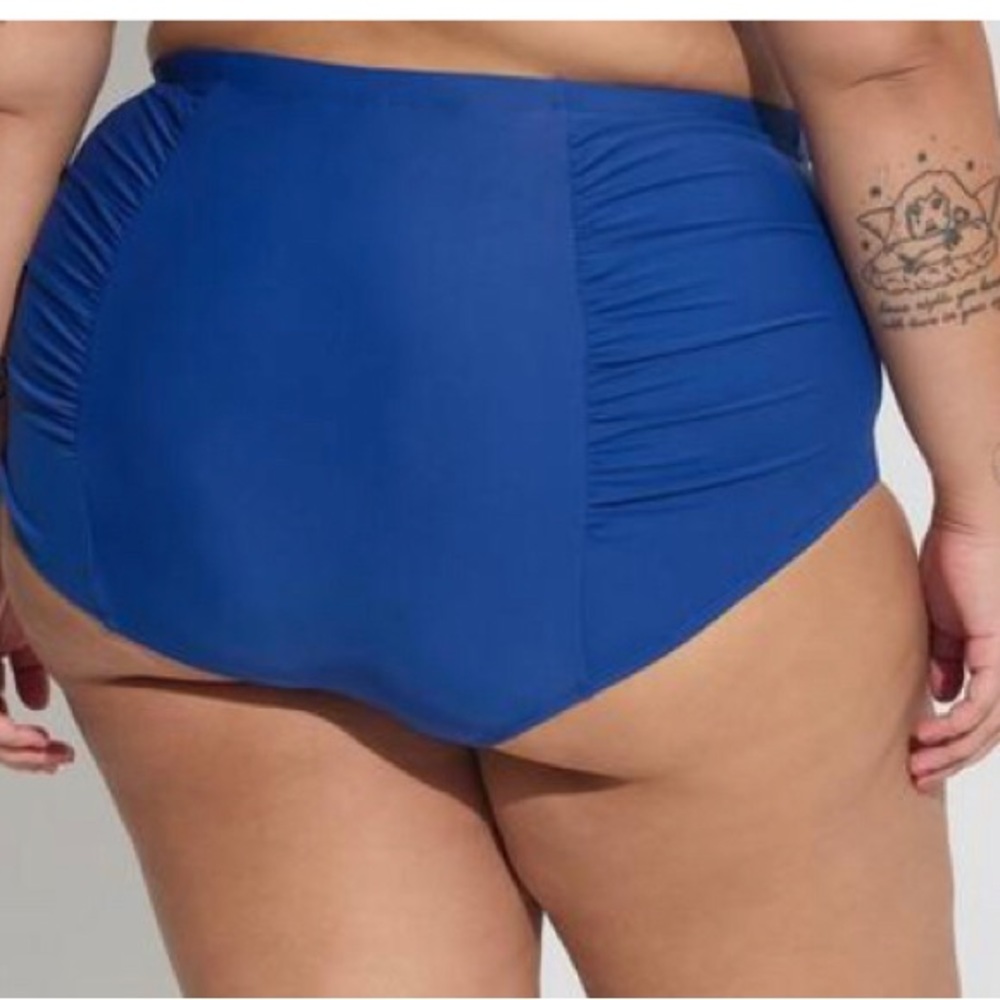 *3 for $10* Torrid blue ruched bikini bottom - Picture 2 of 4